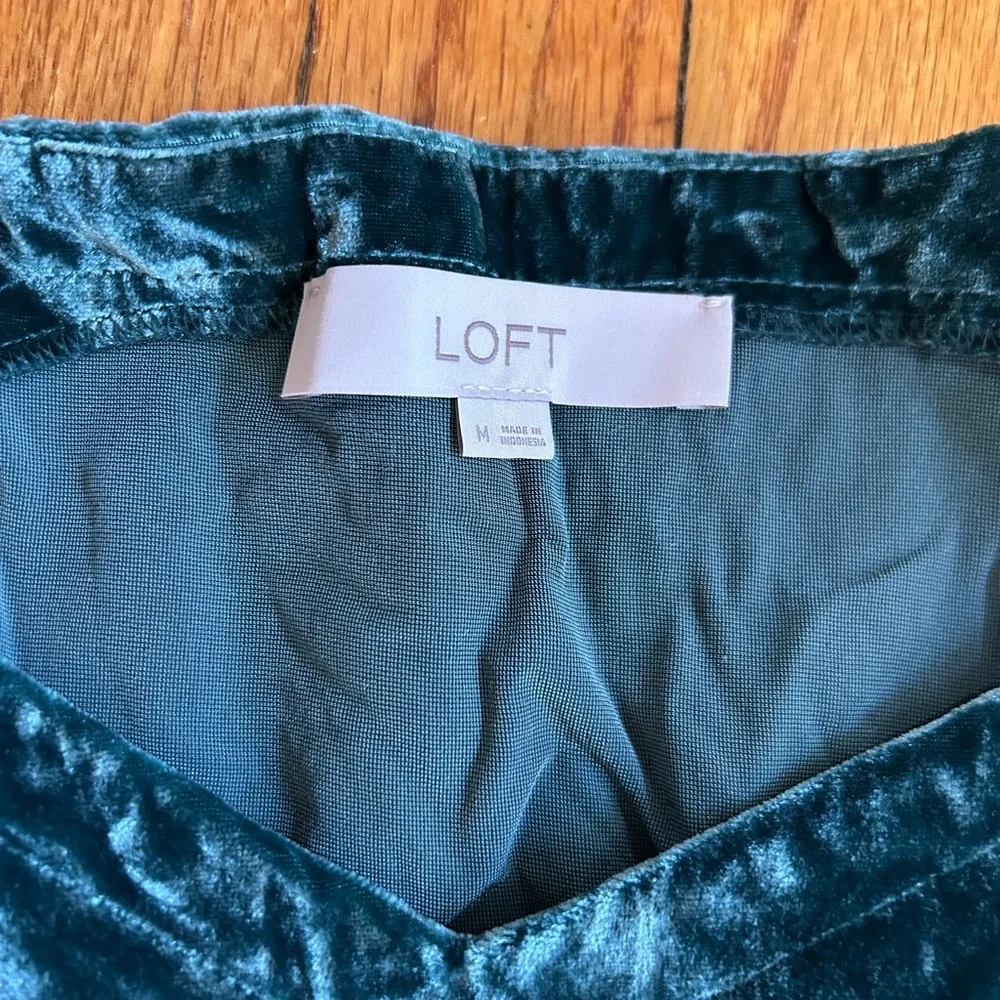 Loft Women's Puff Short Sleeves Sweetheart Neckline Crushed Velvet Blouse M